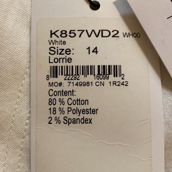 St. John Couture Women’s White Bootcut Jeans w/ Brown Lace Fringe Back Pockets - Picture 4 of 15